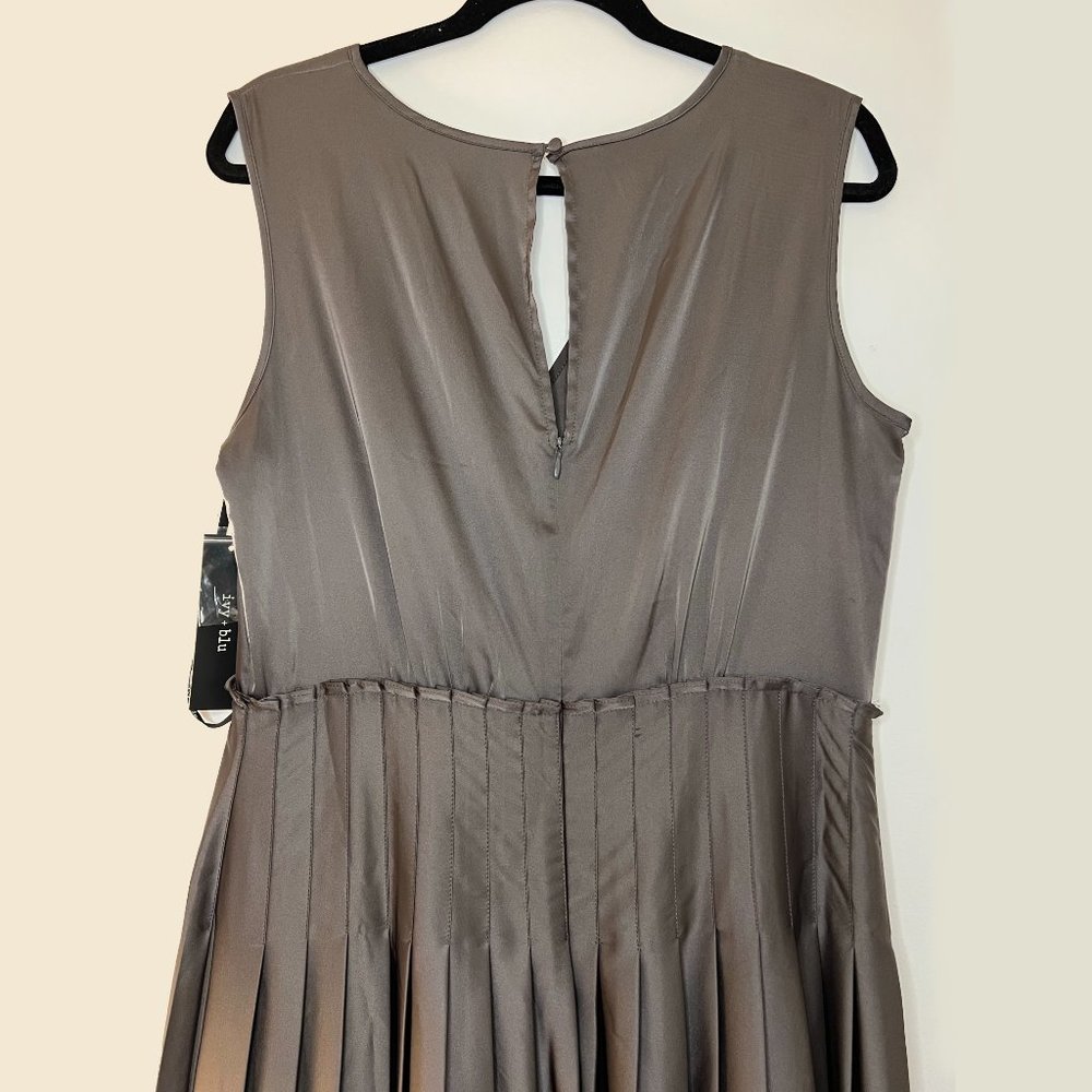 Ivy + Blue Grey V-Neck Silk Midi Dress - Picture 6 of 6